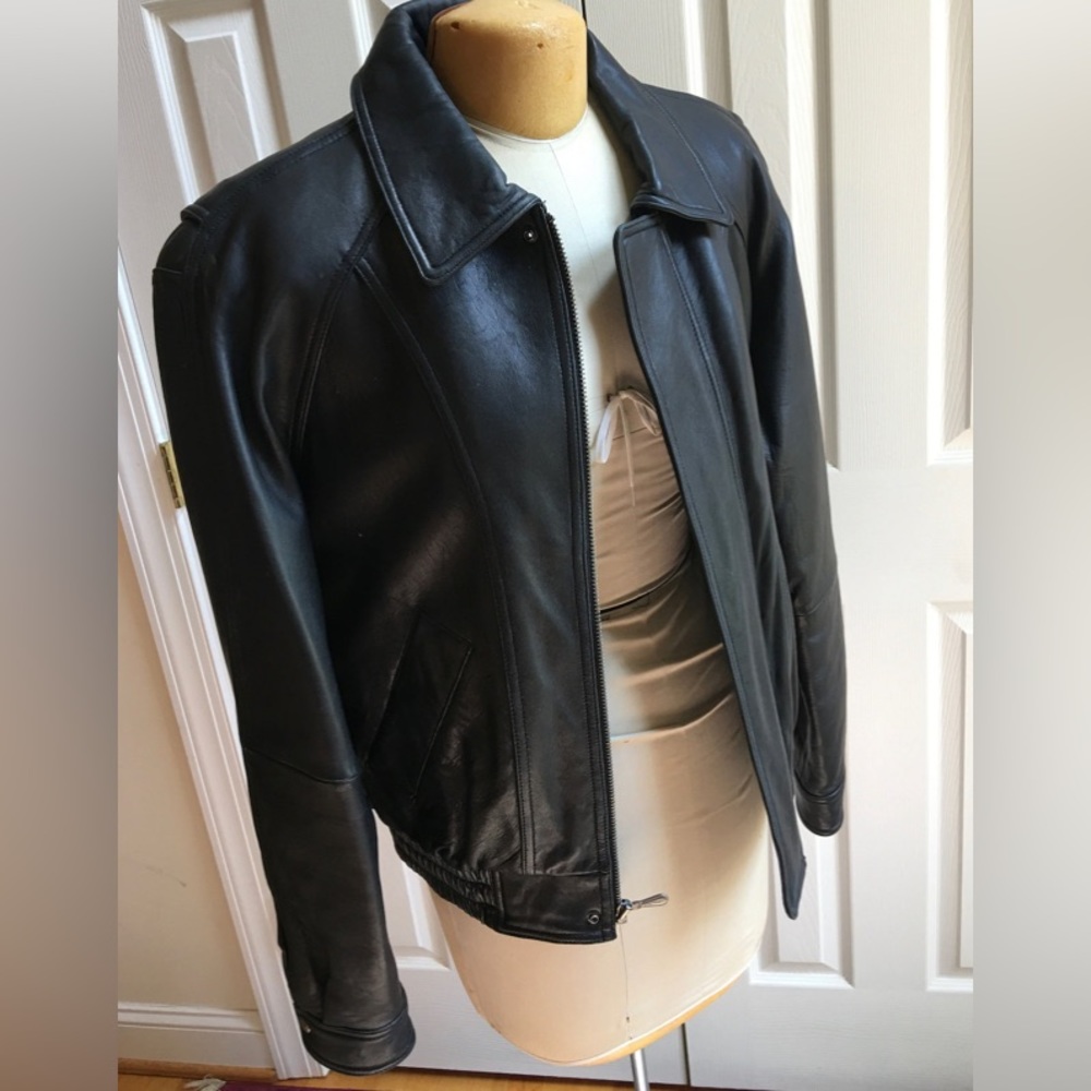 Vintage 90s Over-Sized Retro London Fog bomber jacket.